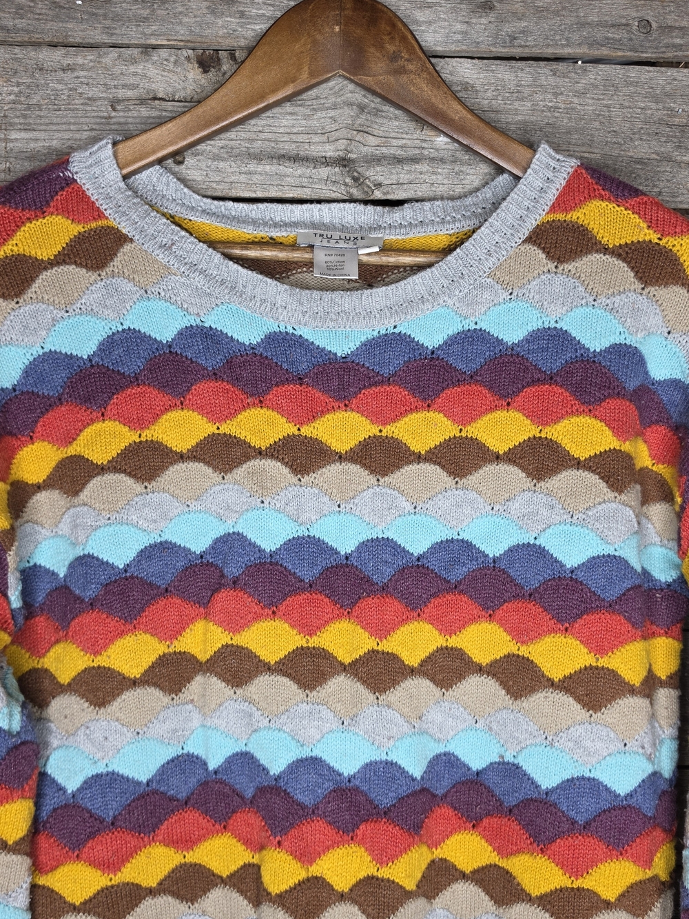 Vintage Multicolor Scallop Pattern Sweater